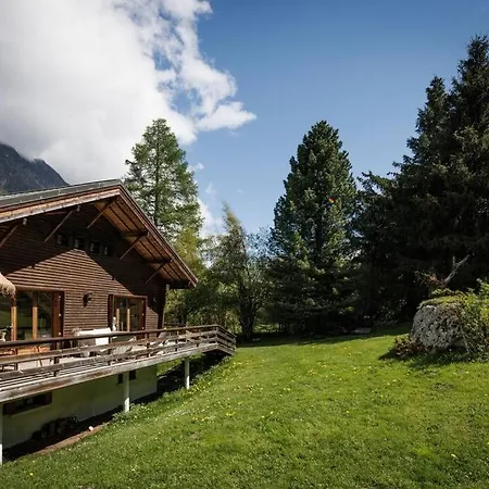 Spacious, Contemporary 5br Chalet With Glacial Views