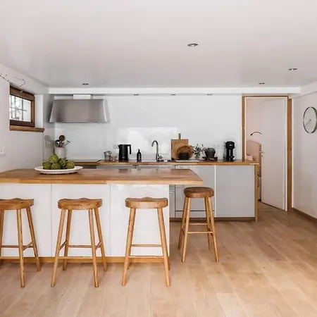 Spacious, Contemporary 5br Chalet With Glacial Views 샬레
